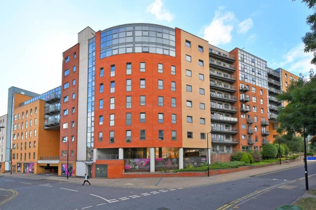 Modern, City Centre, Studio Apartment With Free Wifi, Gym Access, Netflix - West One Sheffield Exteriör bild